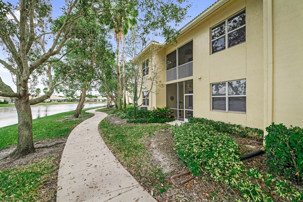 Building Photo - 9773 Bowline Dr