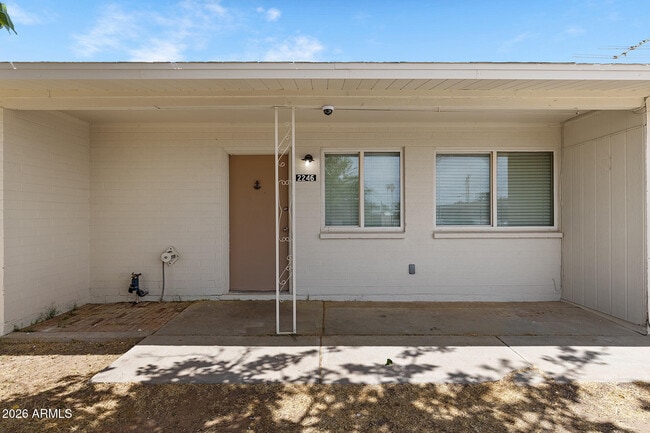 Building Photo - 2246 W Sierra St