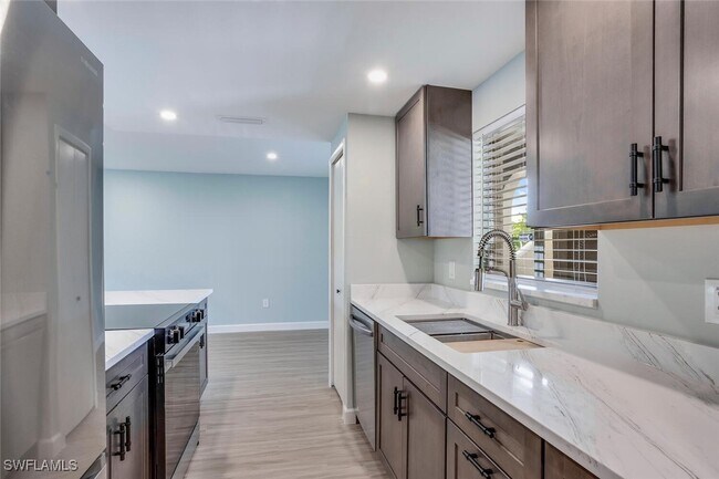 Building Photo - 6102 Whiskey Creek Dr
