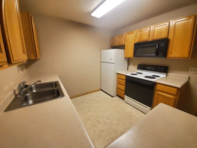 Building Photo - Cozy 2 Bed 2 Bath Condo