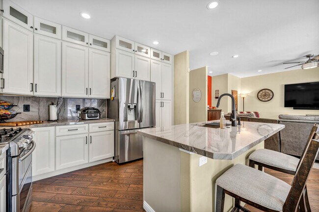 Building Photo - 6015 Stillmeadow Dr