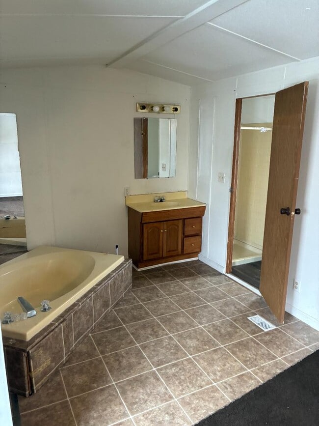 Building Photo - 2326 Sandy Ridge Dr