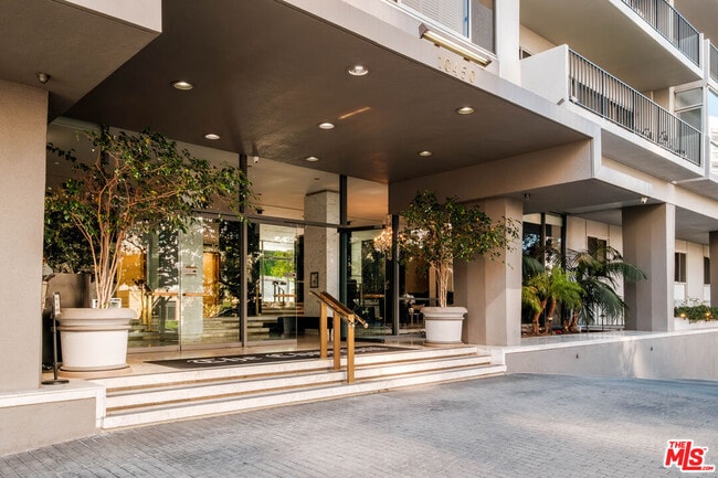 Building Photo - 10450 Wilshire Blvd