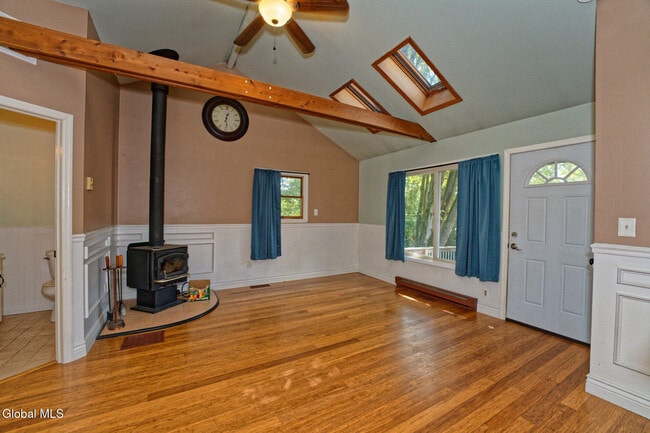 Building Photo - 58 Beach Rd
