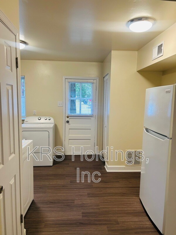 Building Photo - 5238 Goolsby Ct