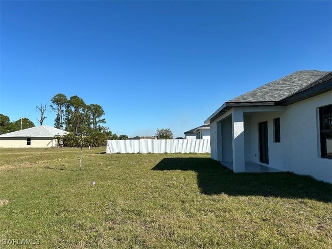 Building Photo - 1026 Chiquita Blvd N