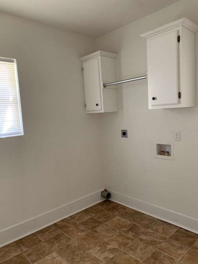 Building Photo - 1715 Division-***COMING SOON***