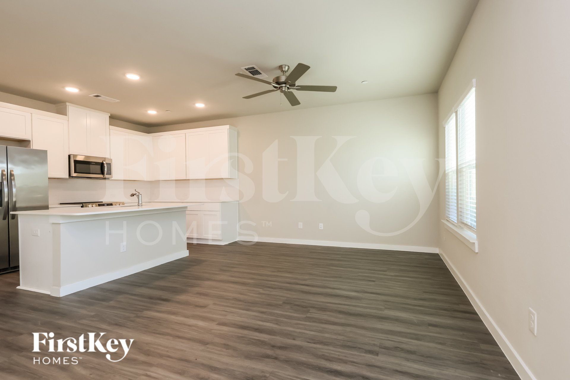 Building Photo - 434 S Centro Cir