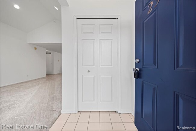 Building Photo - 23102 Alexa Dr