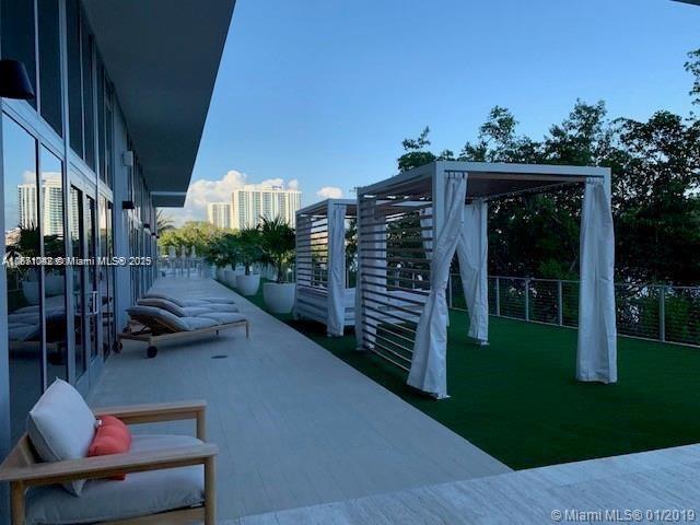 Building Photo - 16385 Biscayne Blvd