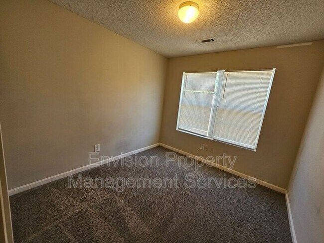 Building Photo - 3275 Oakley Pl