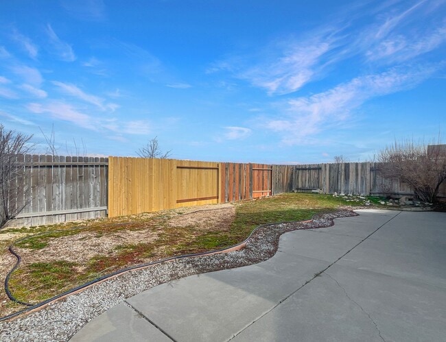 Building Photo - BIG VALUE small price