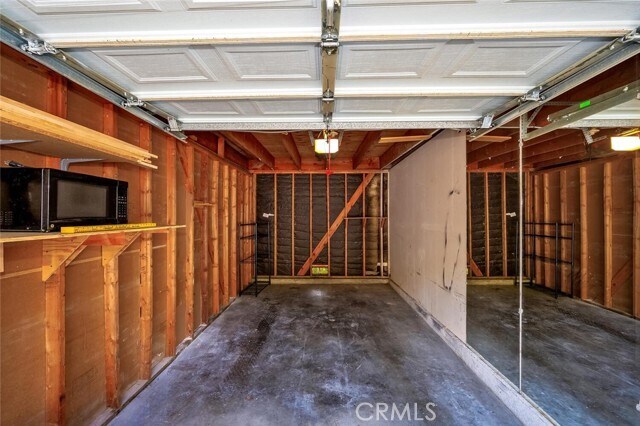 Building Photo - 1048 Calle Del Cerro