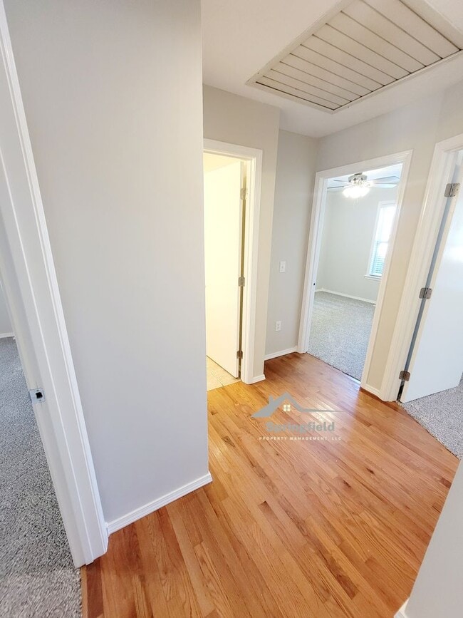 Building Photo - Location-Location; South West Springfield ...