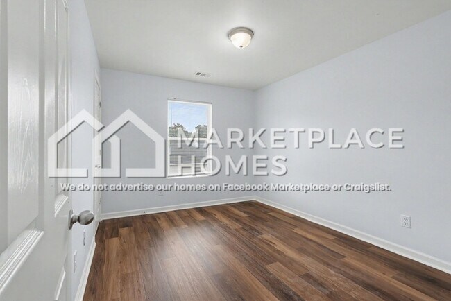 Building Photo - 5798 Westchase St