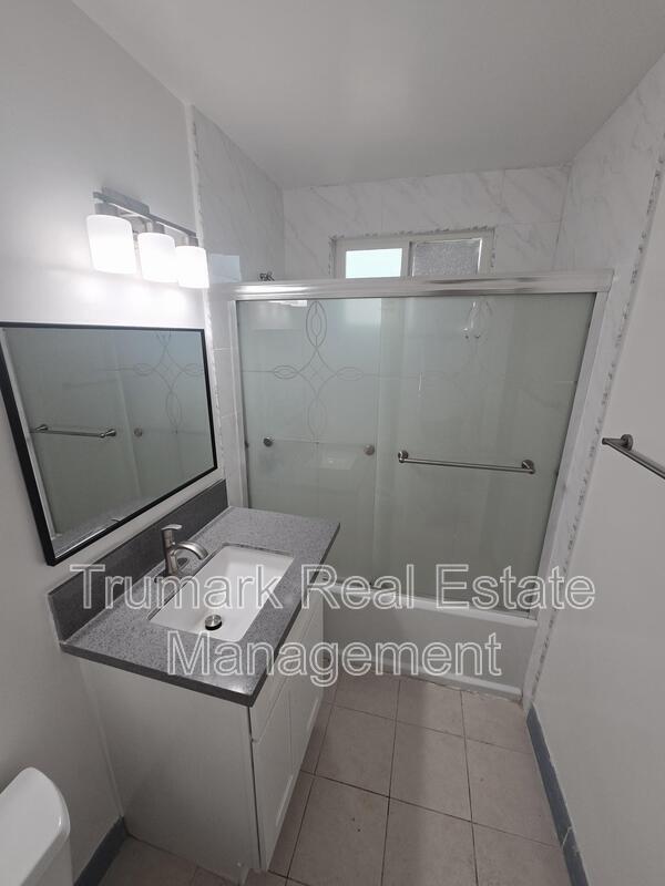 Building Photo - 1705 Fremont Ave