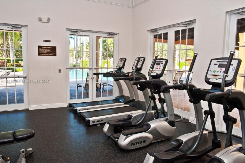 Building Photo - 4620 SW 15th St