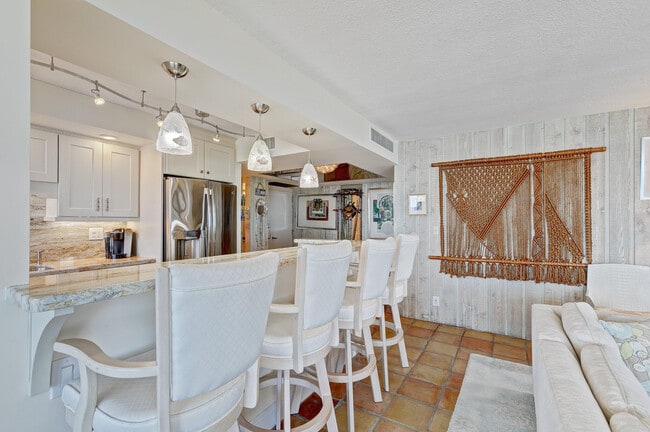 Building Photo - 5550 N Ocean Dr