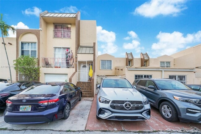 Building Photo - 3900 W 11th Ave