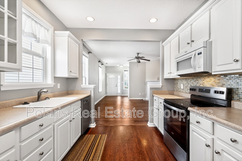 Building Photo - 3696 White Cliff Way