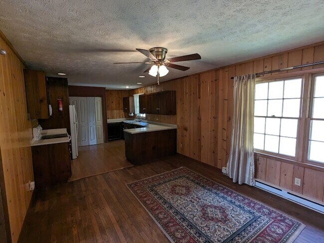 Building Photo - What a VIEW! Beautiful 3BD/2BA Ranch Style House in Speedwell Acres offered exclusively by Wester...