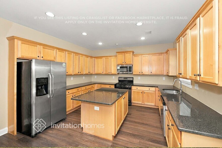 Building Photo - 4001 Sedgewick Rd