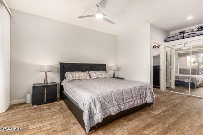 Building Photo - 9550 E Thunderbird Rd