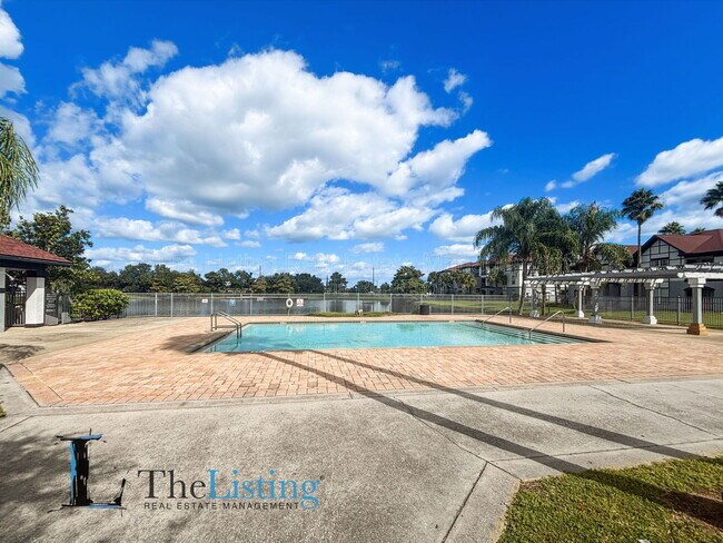 Building Photo - 3714 Palm Desert Ln