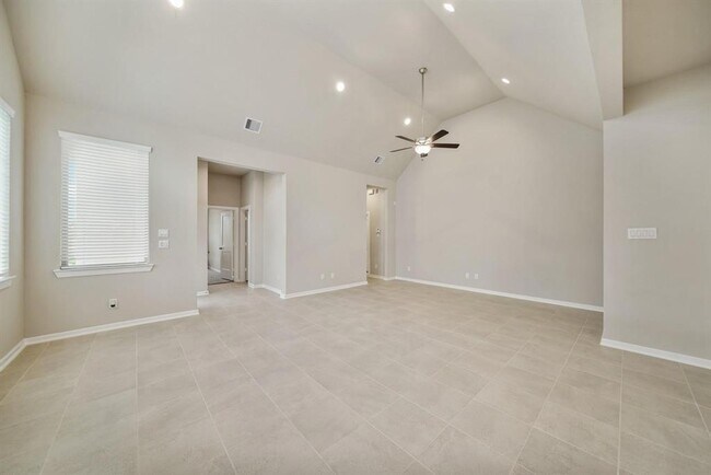 Building Photo - 1547 Crystal Stream Dr