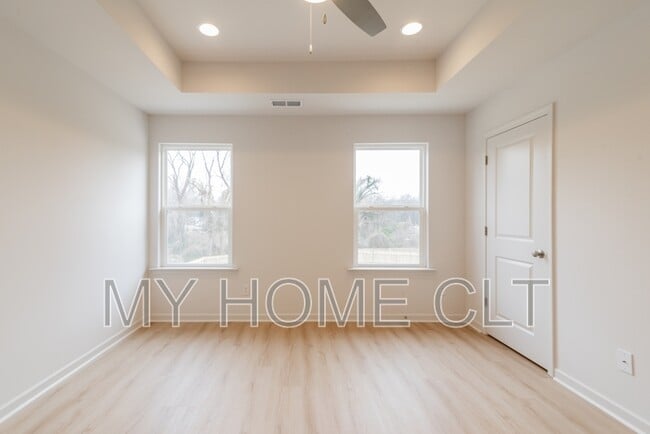 Building Photo - 2719 Capitol Dr