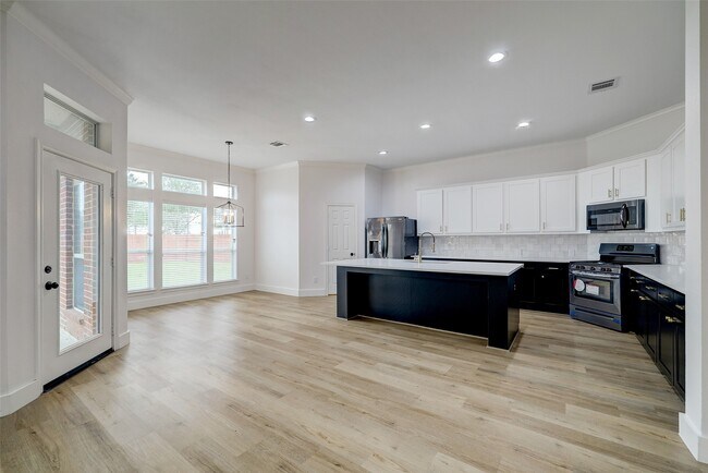 Building Photo - 3550 Urban Woods Trail