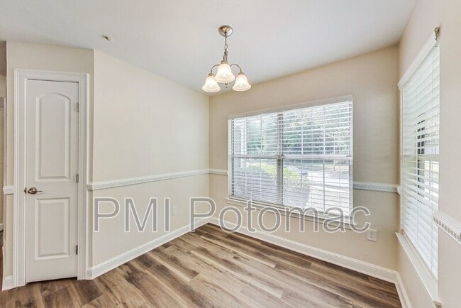 Building Photo - 10301 Westridge Dr
