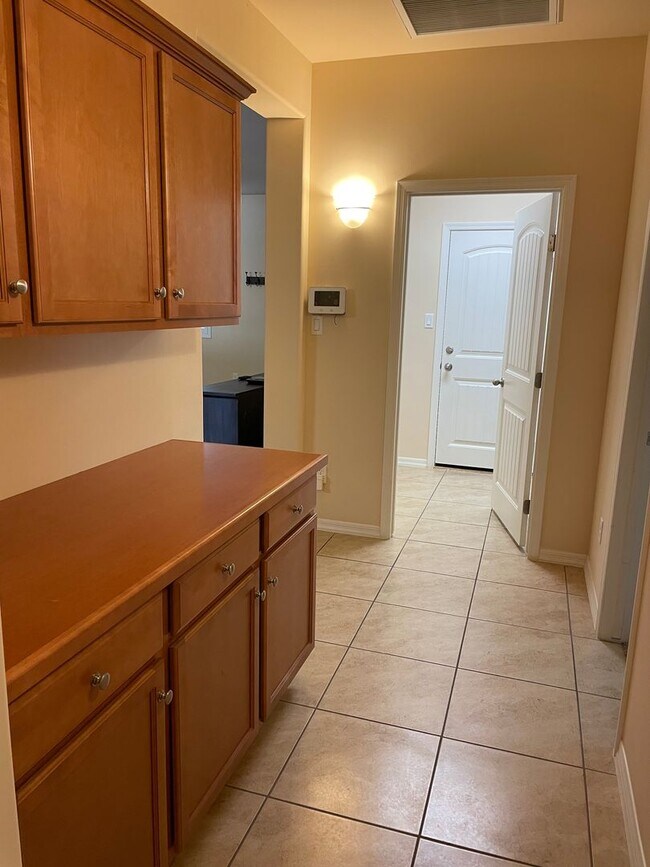 Building Photo - Furnished Pool/Spa Home in Araby Estates