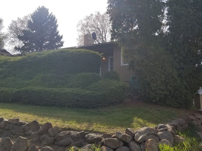 Building Photo - Near Franklin Park 2 br 1ba, stacked washe...