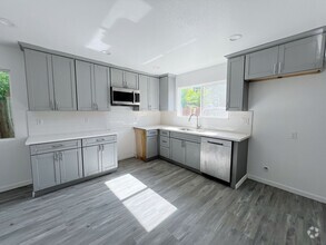 Building Photo - 4943-4943 Mendocino Blvd