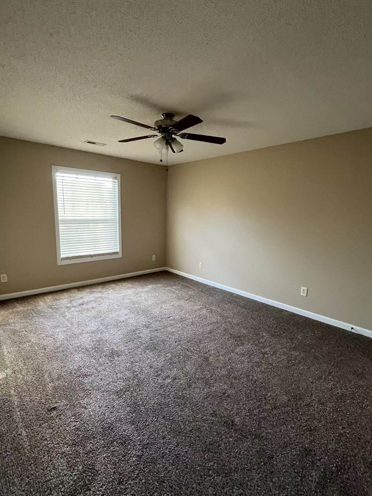 Building Photo - 7135 W Friendly Ave