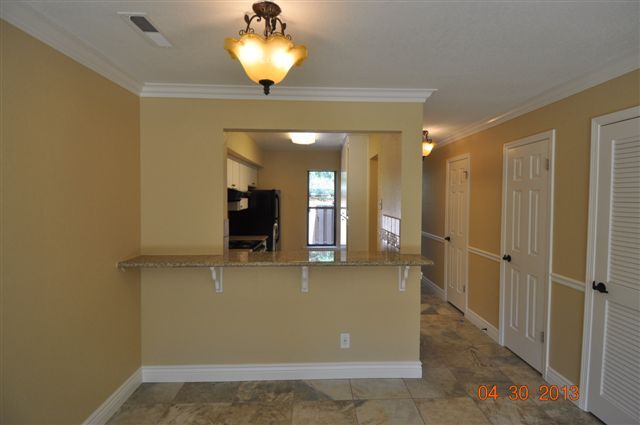 Eating Bar or working area - 13059 Lincoln Way