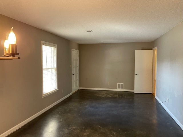 Building Photo - 809 Southwest Dr