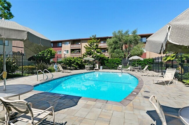 Building Photo - 12200 Montecito Rd