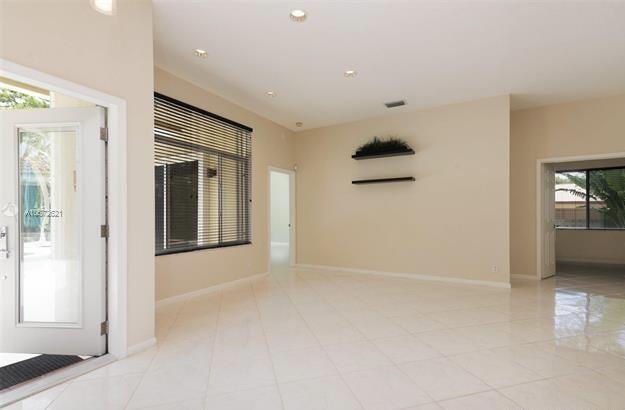 Building Photo - 1399 SW 18th St
