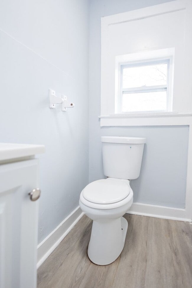 Building Photo - 911 Ray St