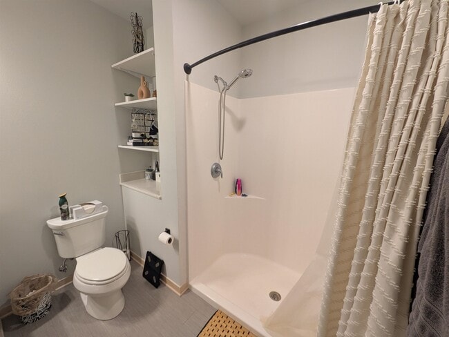 Building Photo - 6408 Bridge Rd