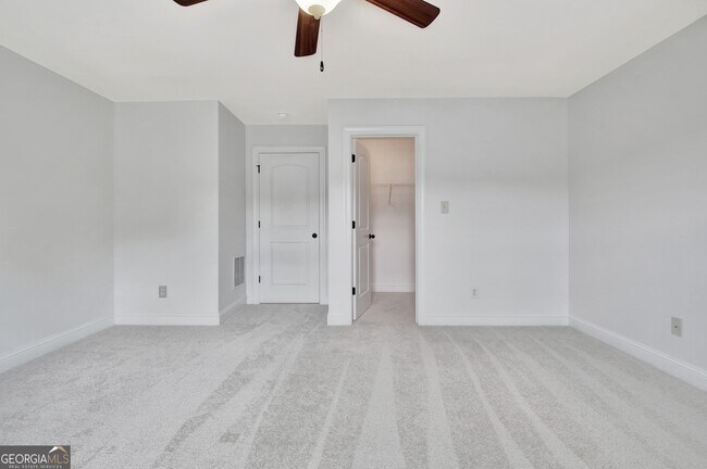 Building Photo - 155 Colonial Ct