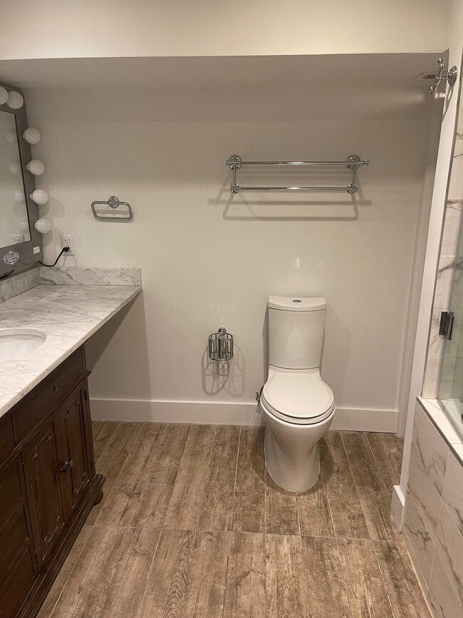 En suite bathroom Owners Suite 1 - 505 O St NW
