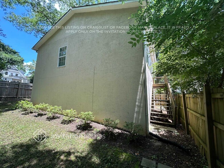Building Photo - 1221 Epworth St SW