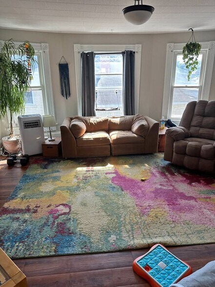 Building Photo - 1521 George St