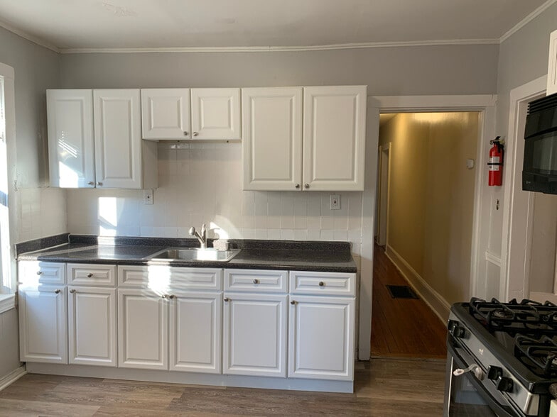 Building Photo - 19 Topliff St