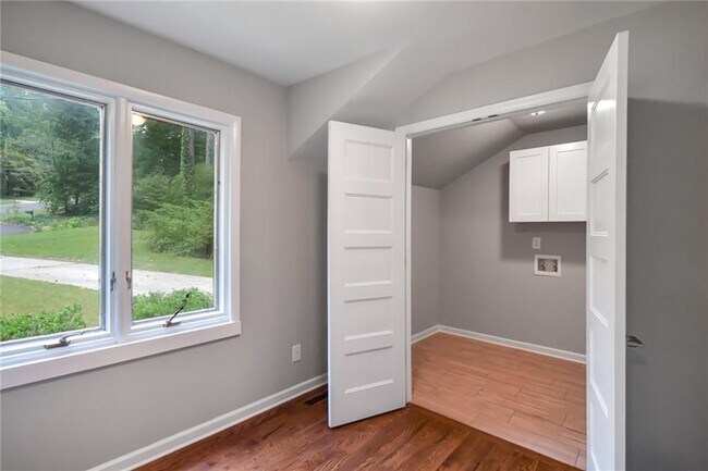 Building Photo - 4176 Triple Creek Ct NE
