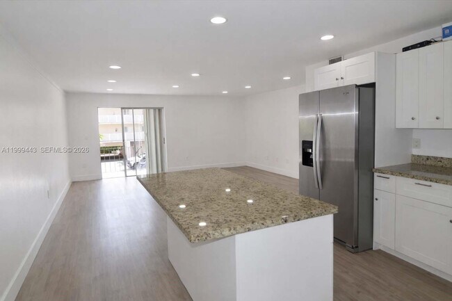 Building Photo - 6780 W 2nd Ct