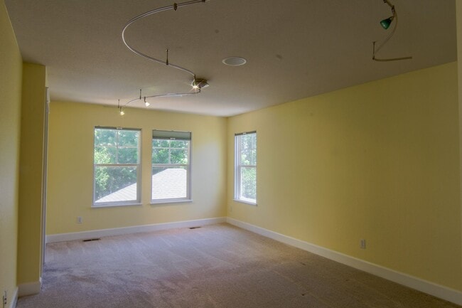 Building Photo - Prime Central Park 5bed/4ba